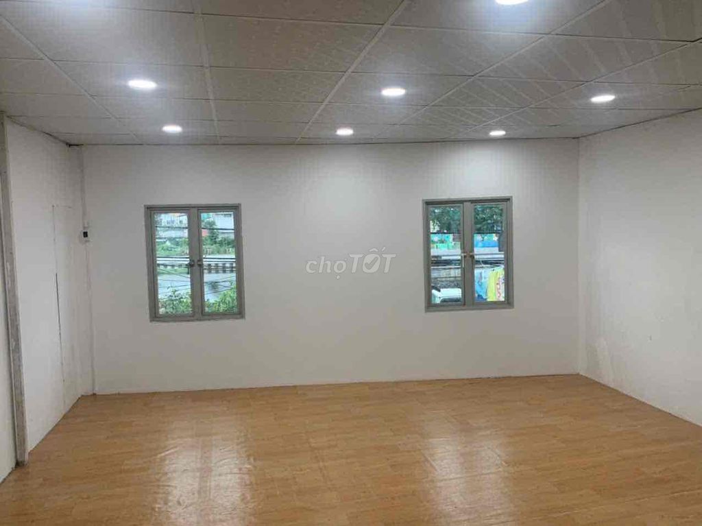 Rent a Bờ Kênh cash house - 5 million and 5