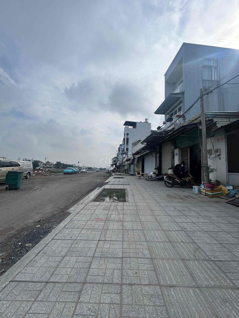 Rent a Bờ Kênh cash house - 5 million and 5