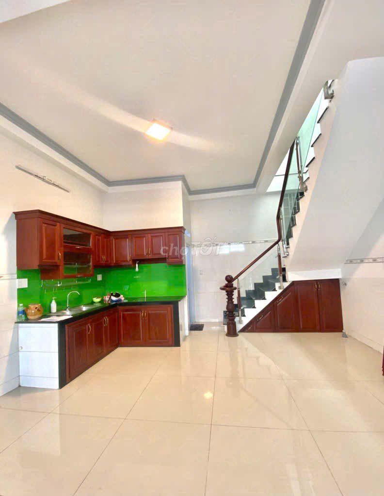 The Tỉnh lộ 10 rent near the Da Da Sha with the Fire Arrow.