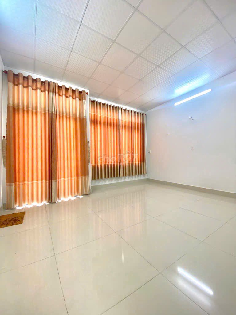 The Tỉnh lộ 10 rent near the Da Da Sha with the Fire Arrow.