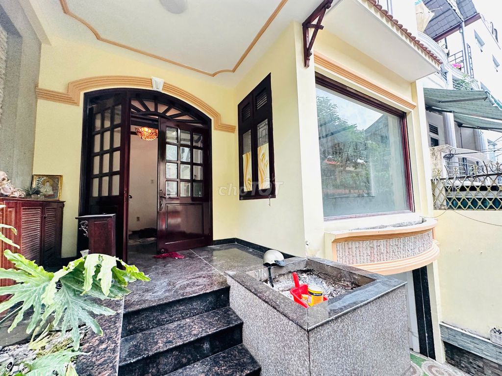 Rent a villa in Phạm Huy Thông 4th floor of the high-minded bedroom.