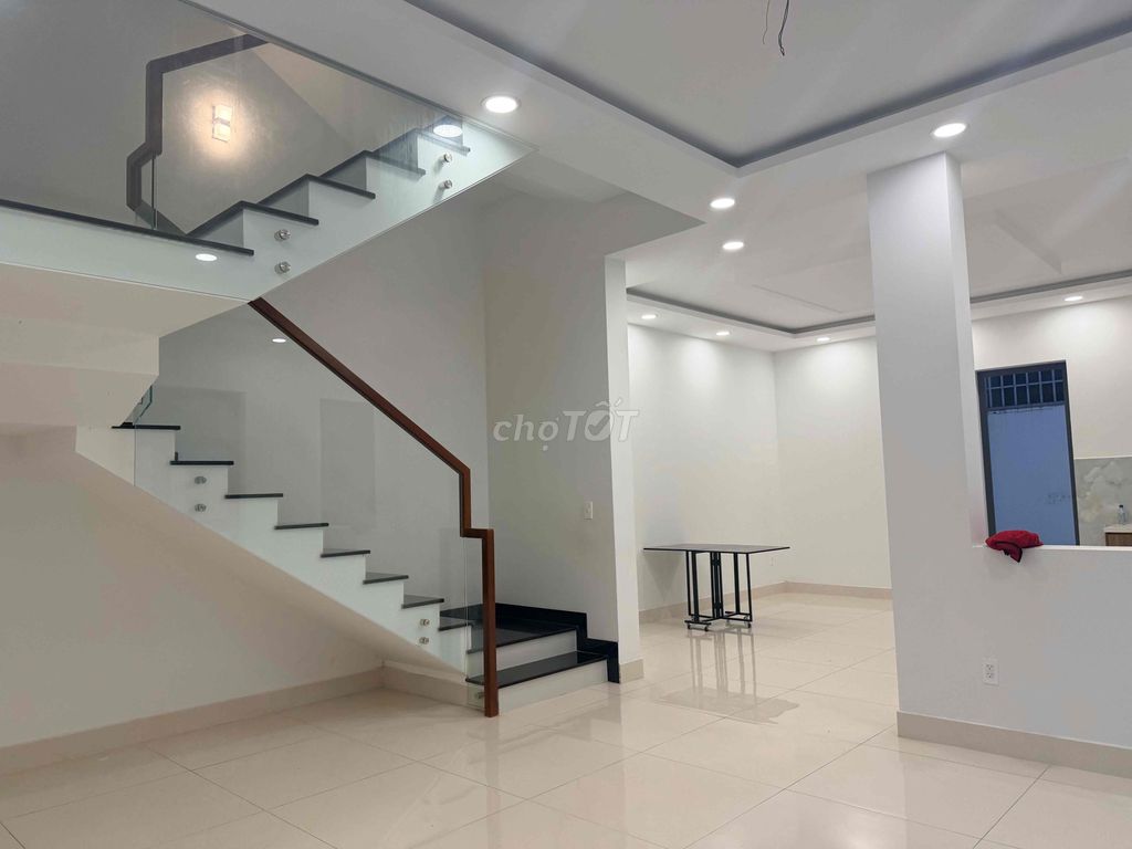 Rent the new mansion to complete close to The Global City-Jun-Kong