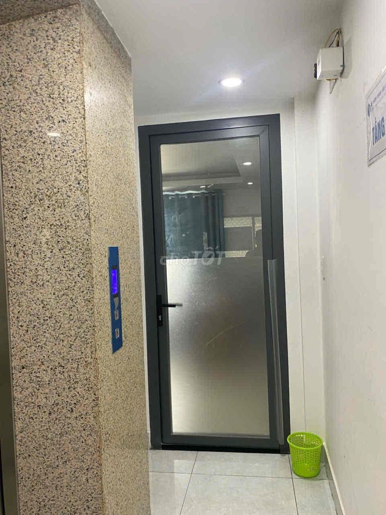 For rent 1 Phan Văn Trị Q.Gò Vấp 4.2 x 25 m 6 p floor elevators cost 55 million a month