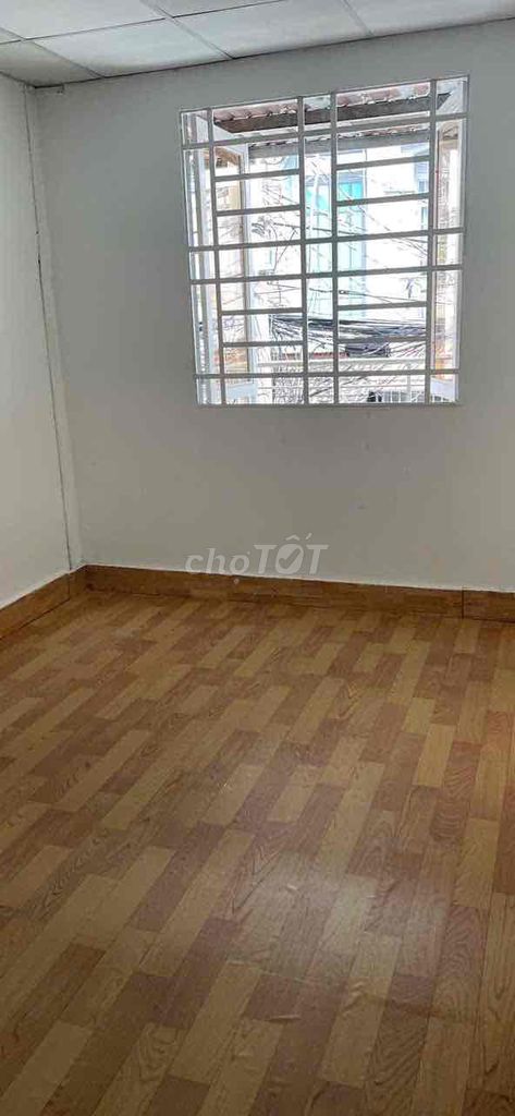 4 x 20th alley front 1 4th floor