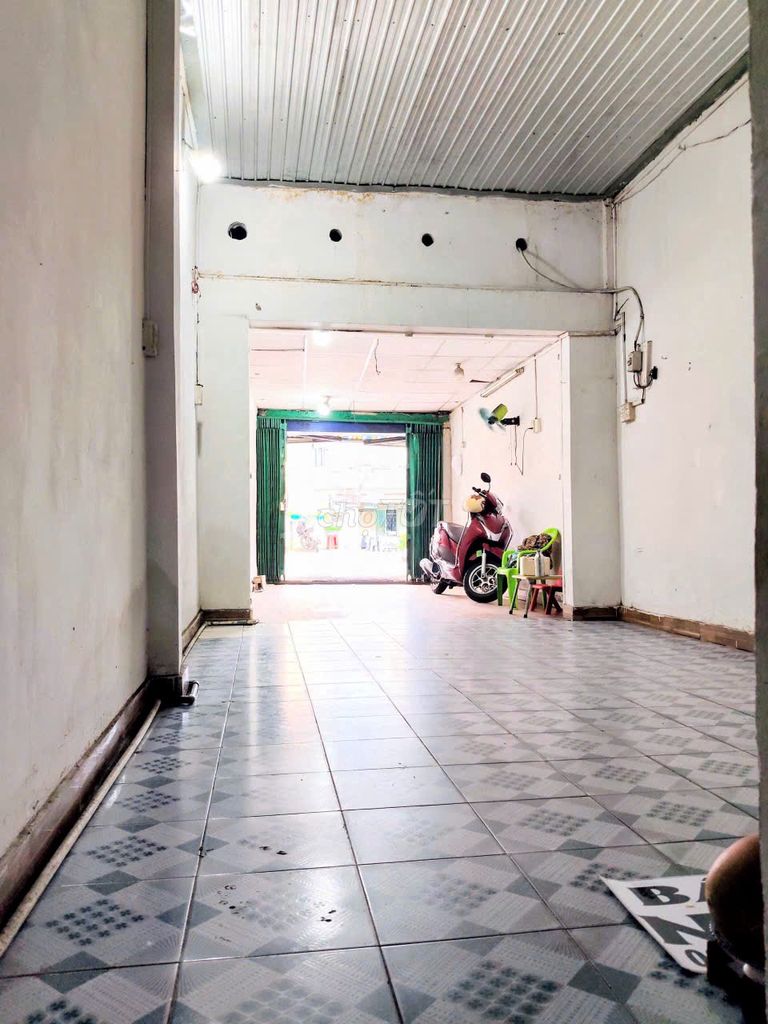 Rent the original building 3.5 meters x 16 meters in front of Phan Văn Trị, B.T.