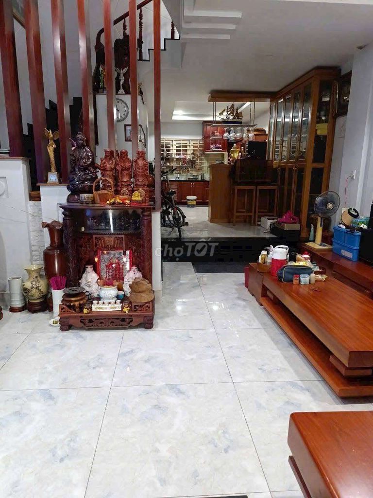 Rent 5 x 20 meters near the 6th market. 16 Gò Vấp place 16 million.