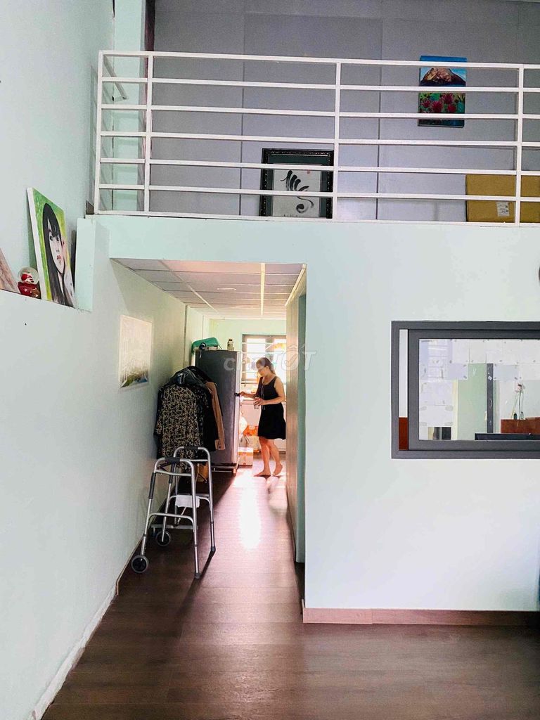 The original building is 88 meters across 5 meters with two Trường Lưu bedrooms.