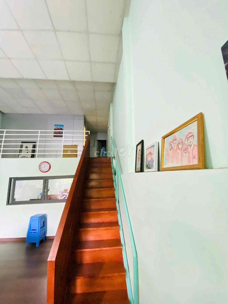 The original building is 88 meters across 5 meters with two Trường Lưu bedrooms.