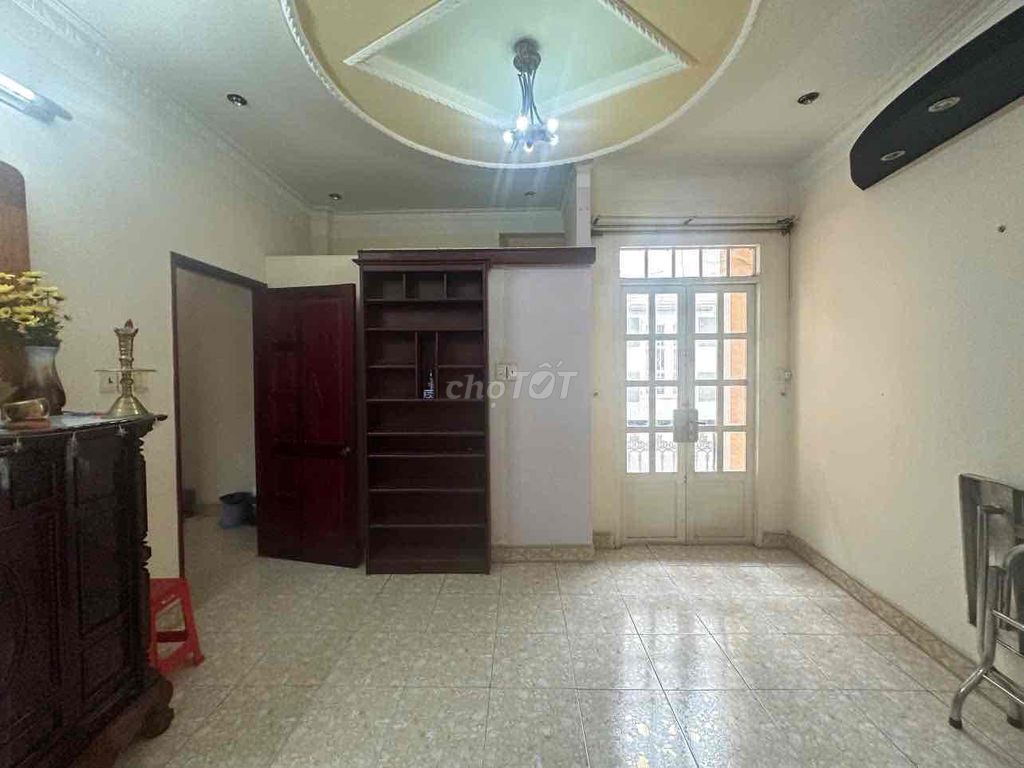 Rent the original Thích Quảng Đức.