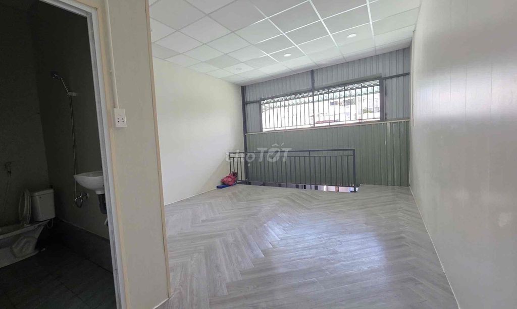 Let's rent out a four-and-a-half cash house.