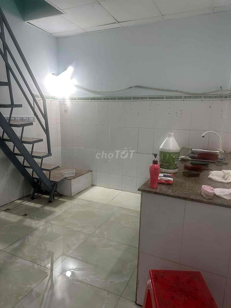 Rent the entire Lê Thị Ngay apartment. It's got a nice, clean, clean, clean, clean, clean, clean, clean apartment.