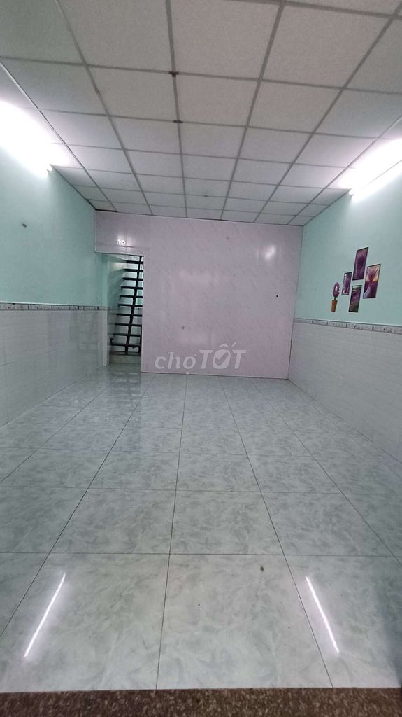 Nice new house. Two bedrooms. Two toilets. Carways.