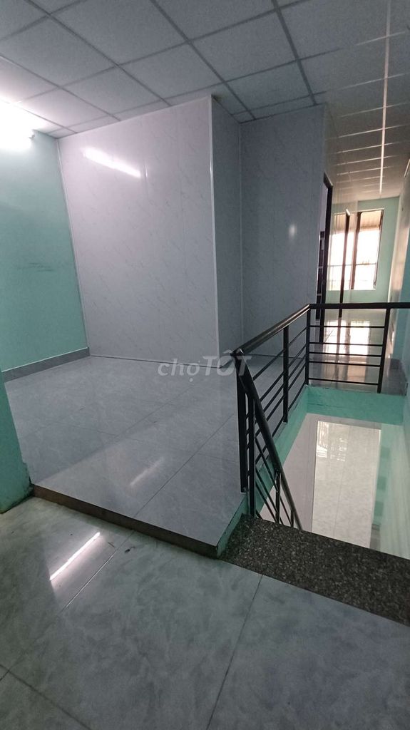 Nice new house. Two bedrooms. Two toilets. Carways.