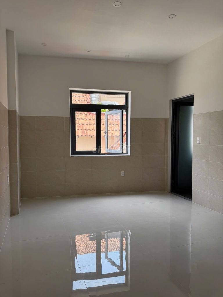 Rent a new house that's built 4 bedroom 3 P toilets. Trường Thọ - The OTL has interiors - 15 million