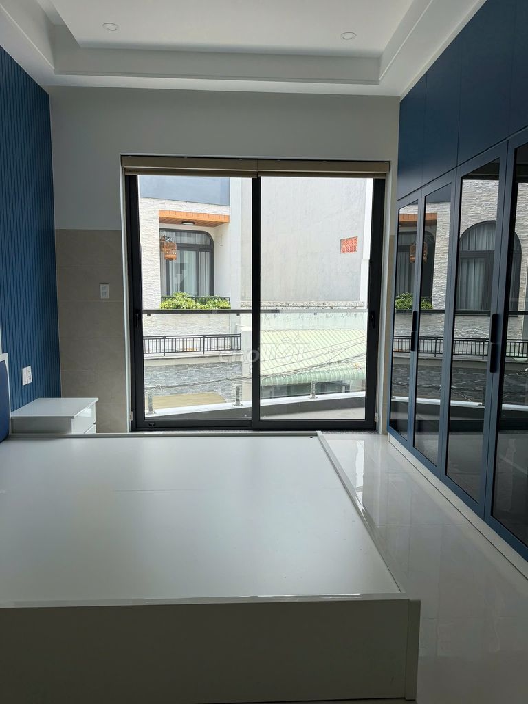 Rent a new house that's built 4 bedroom 3 P toilets. Trường Thọ - The OTL has interiors - 15 million