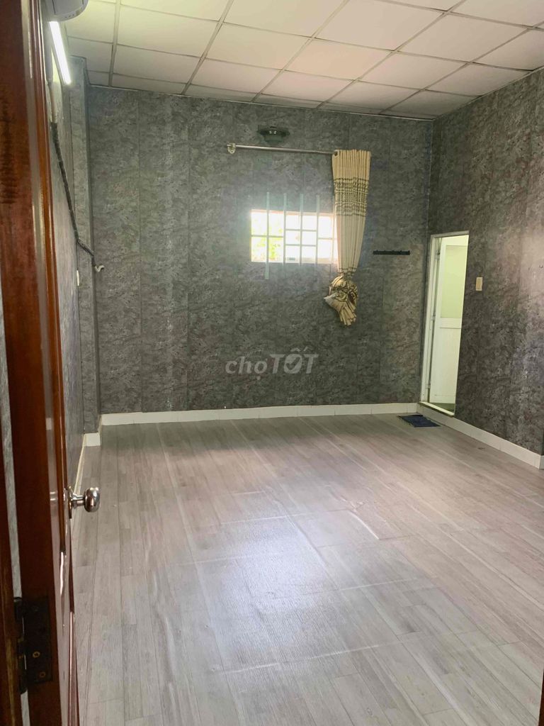 Renting the entire apartment - car alley