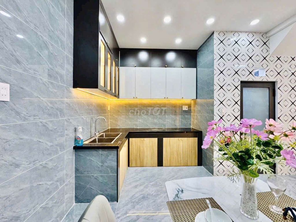 Let's rent a nice Full Lê Đức Thọ Gò Vấp block 4x15 meters) 4 bedroom 4 toilets - 15 million
