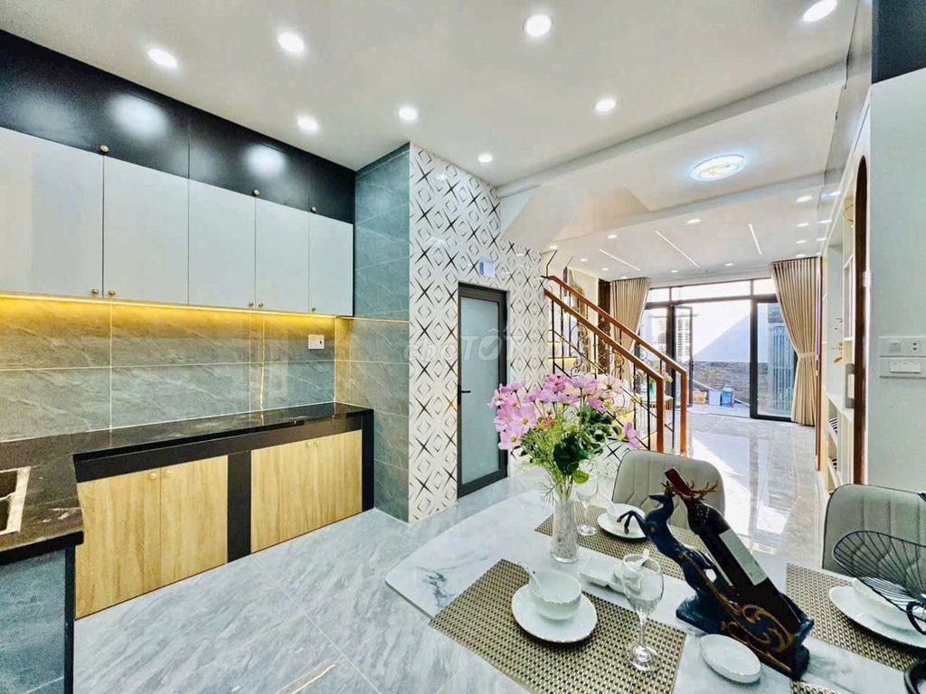 Let's rent a nice Full Lê Đức Thọ Gò Vấp block 4x15 meters) 4 bedroom 4 toilets - 15 million