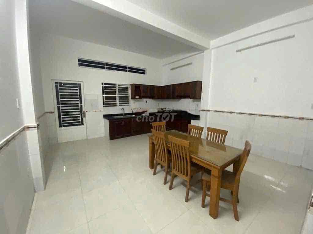 House 1 :1 4 4 4th floor bedroom 5 x 18 meters 7th Street Hoàng Quốc Việt Hoàng Quốc Việt