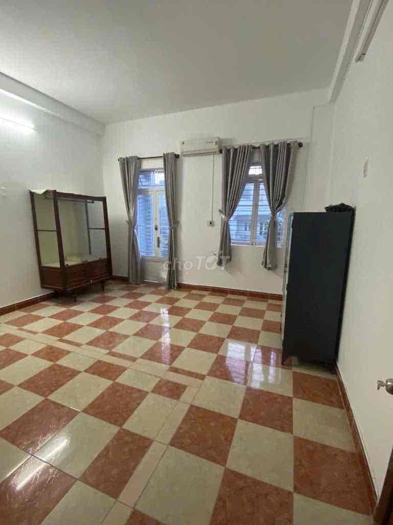 House 1 :1 4 4 4th floor bedroom 5 x 18 meters 7th Street Hoàng Quốc Việt Hoàng Quốc Việt