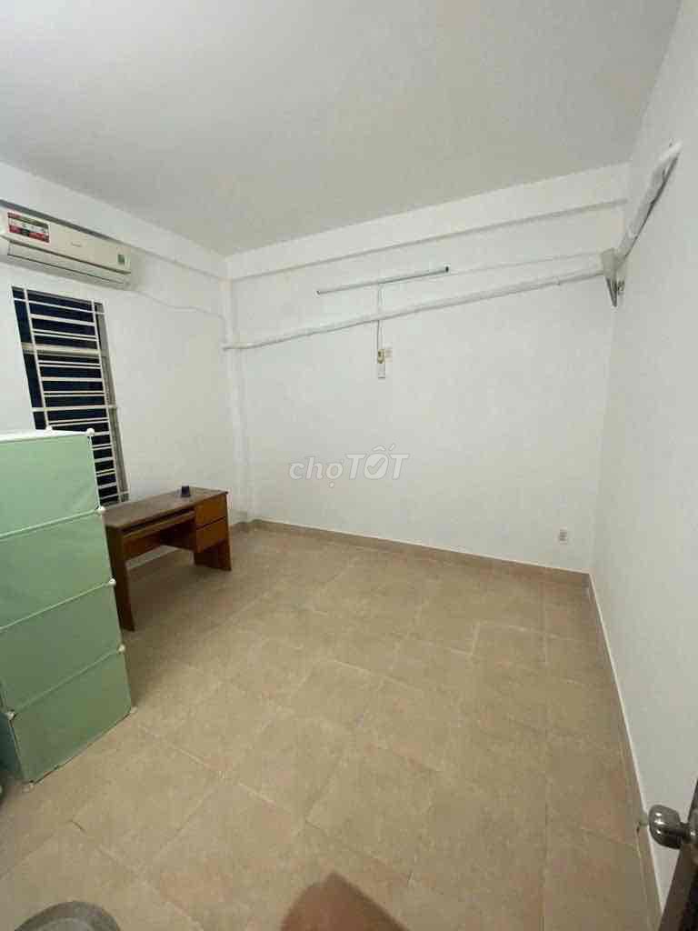 House 1 :1 4 4 4th floor bedroom 5 x 18 meters 7th Street Hoàng Quốc Việt Hoàng Quốc Việt