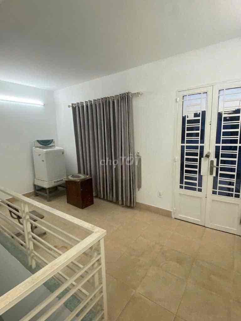 House 1 :1 4 4 4th floor bedroom 5 x 18 meters 7th Street Hoàng Quốc Việt Hoàng Quốc Việt