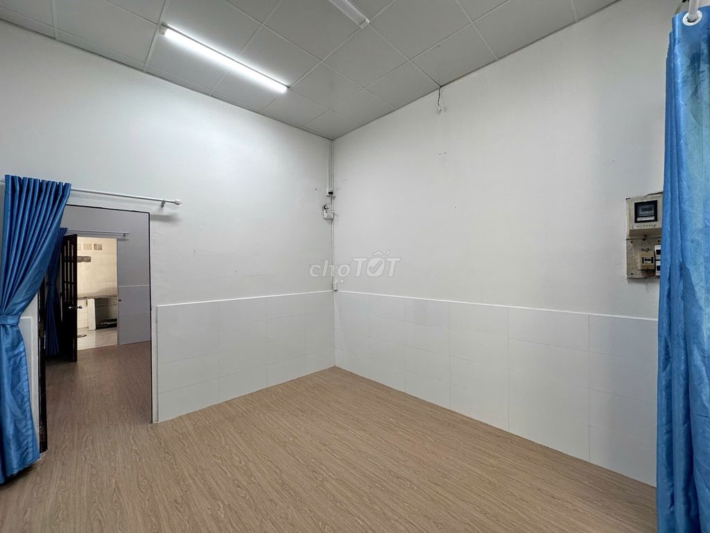 The original building is 84/8 Nguyễn Duy Cung,