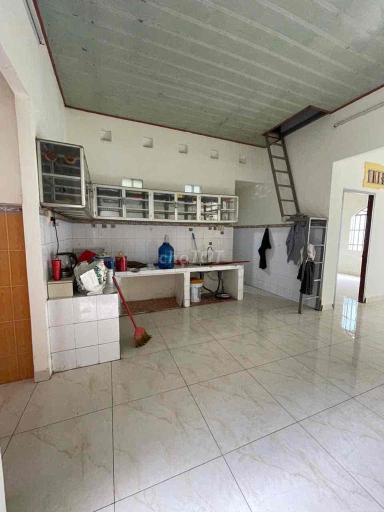 6 x40 yard 6 x12 2 bedroom 2 yard toilet 6 x10 alley carway D virgin