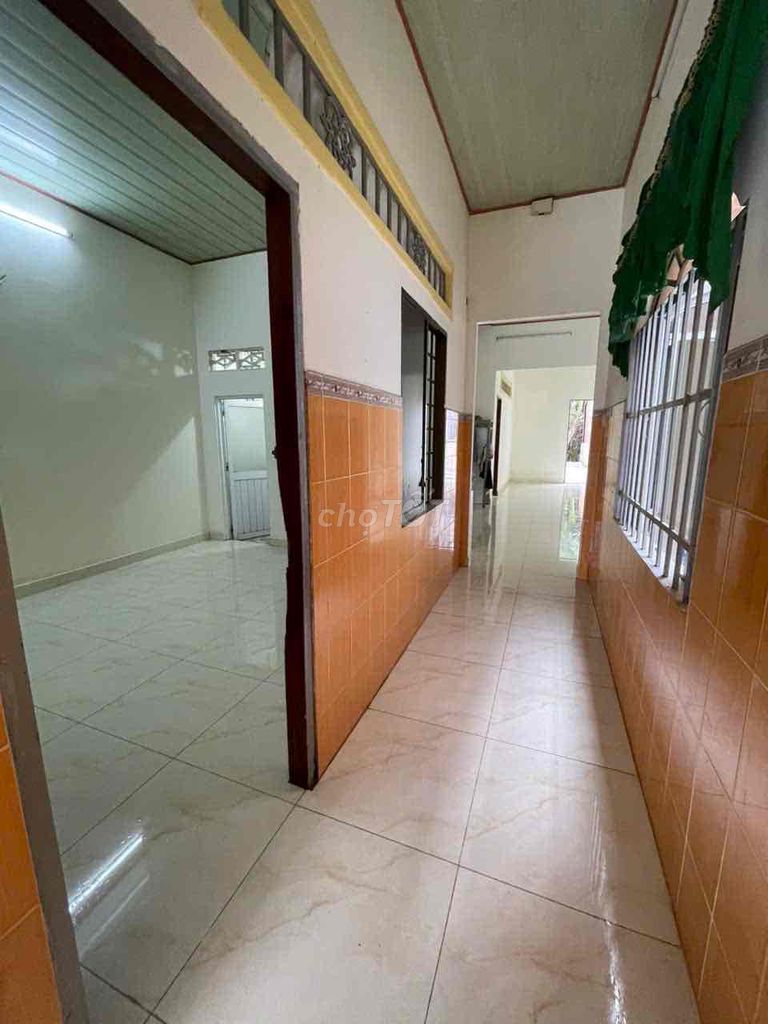 6 x40 yard 6 x12 2 bedroom 2 yard toilet 6 x10 alley carway D virgin