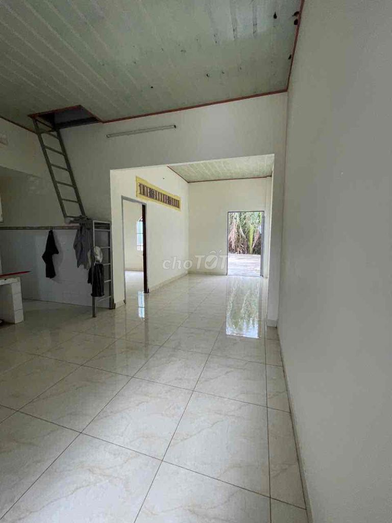 6 x40 yard 6 x12 2 bedroom 2 yard toilet 6 x10 alley carway D virgin