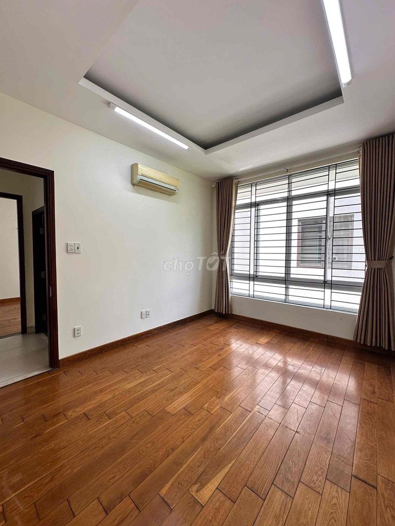 Rent a Sutton Hall. Liên Phường District 9 million a month.