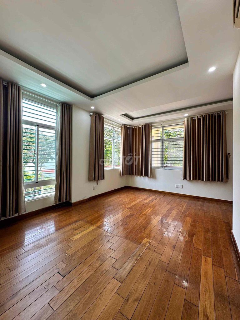 Rent a Sutton Hall. Liên Phường District 9 million a month.