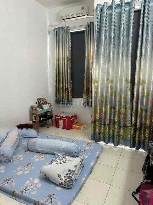 Rent a suite. Three bedrooms. Two toilets.