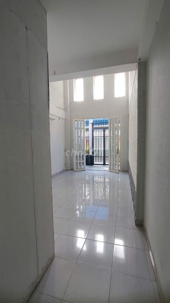 We're renting Phú Thọ Hòa