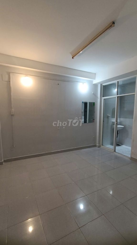 We're renting Phú Thọ Hòa