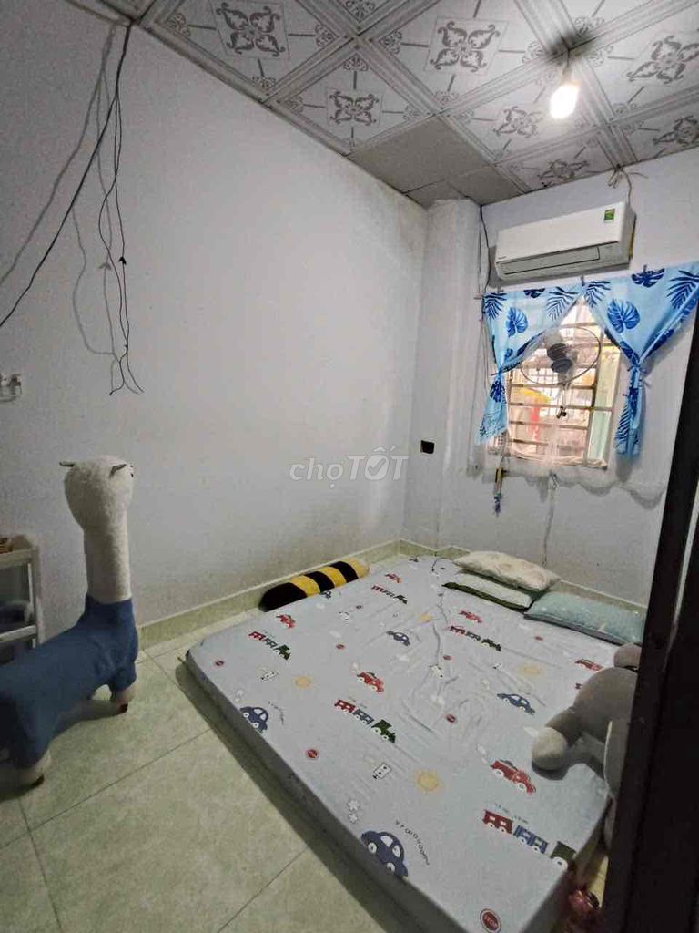 Renting the original Thạnh Lộc 41 District 12.