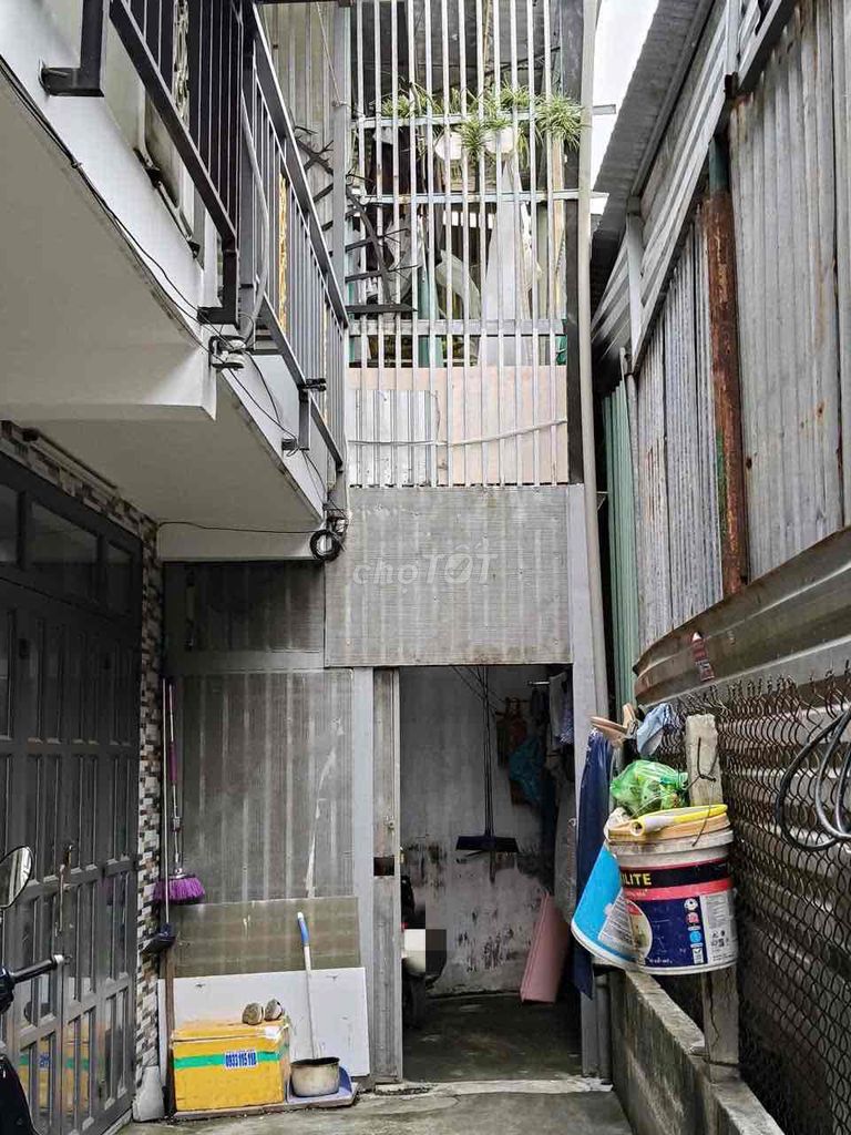 Renting the original Thạnh Lộc 41 District 12.