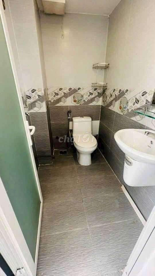 Let's rent the autoway house 1/ Quang Trung-7.11 Gò Vấp(4 x11 m))-3 bedroom 3 bedroom 3 toilets - 10.5 million/t