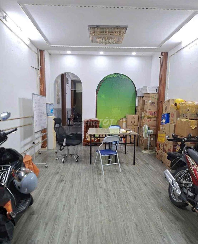 cash for Đất Mới rent