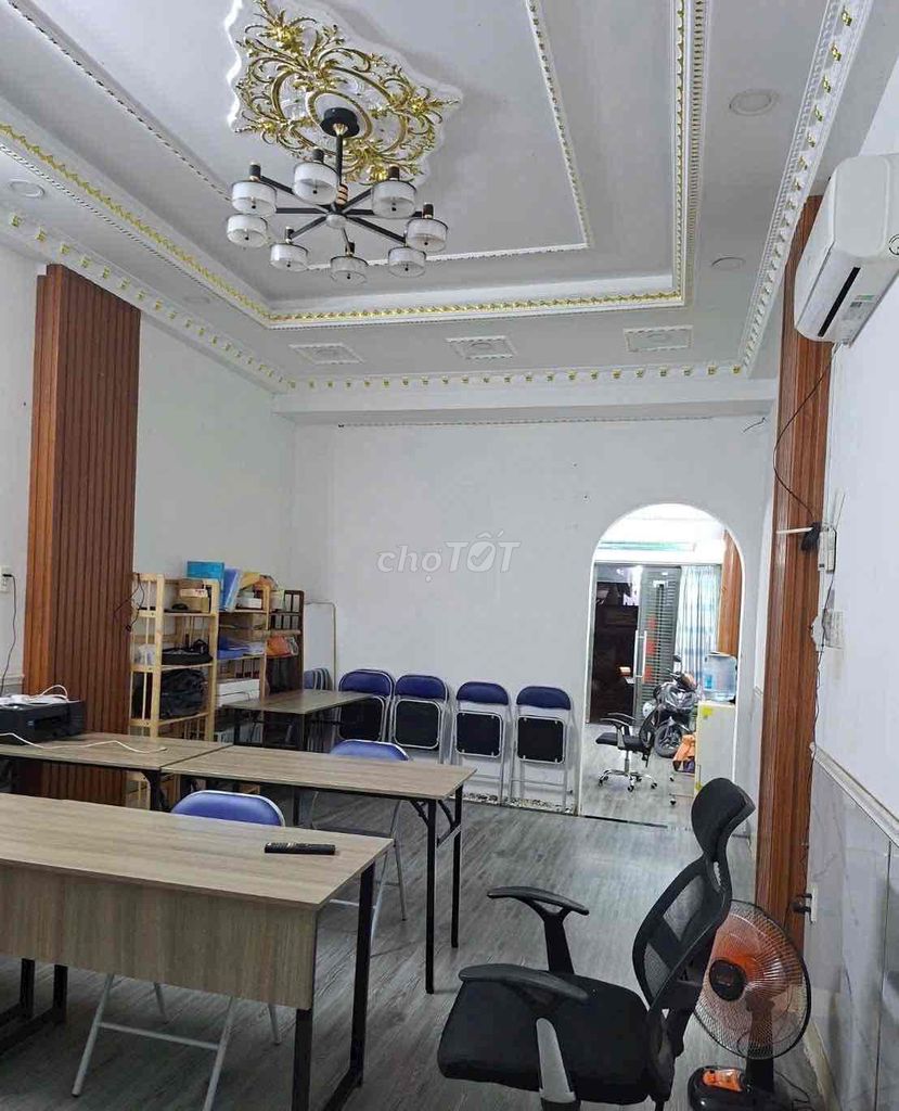 cash for Đất Mới rent