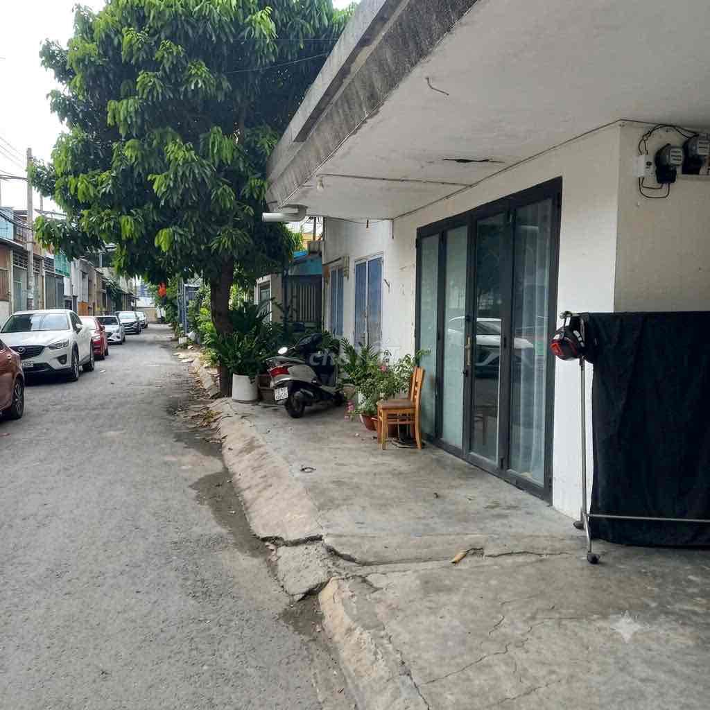 Rent a parking alley house - business near the airport