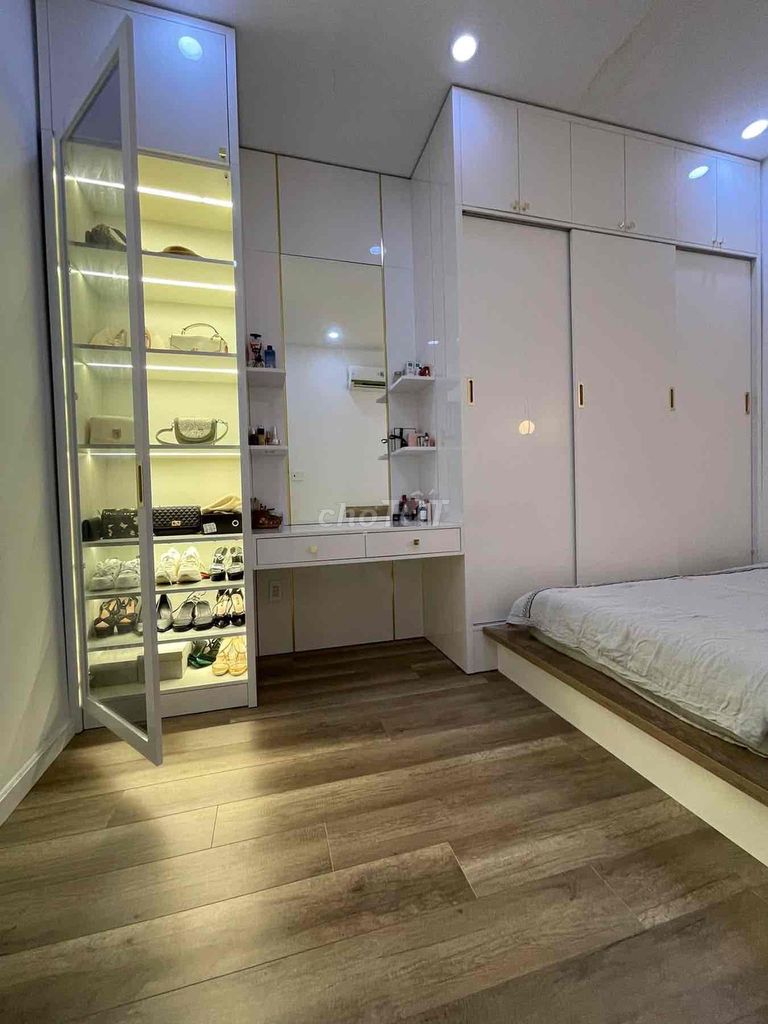Two bedrooms full of modern comfort-translucency