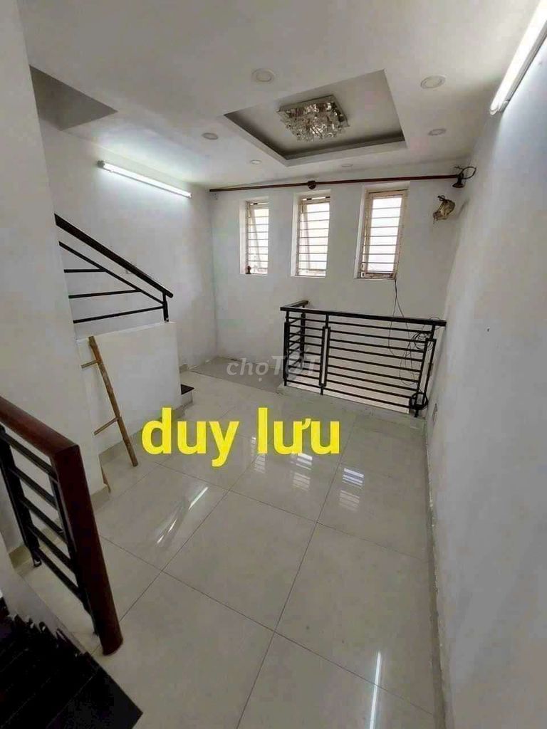 Rent a Mat tien Hà Tôn Quyền District 11