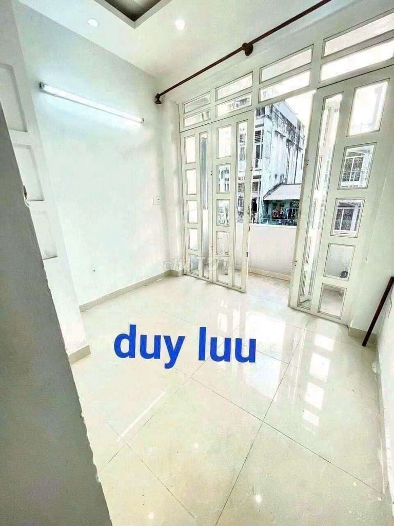 Rent a Mat tien Hà Tôn Quyền District 11