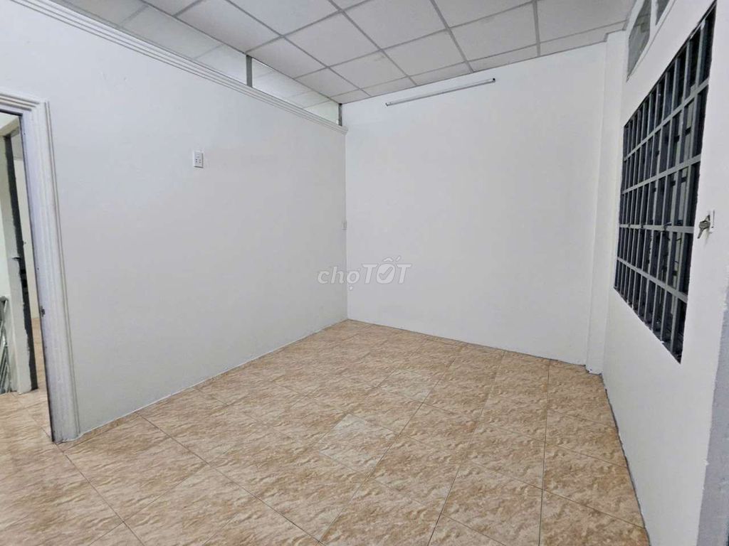 Room 2 Lê Văn Quới
