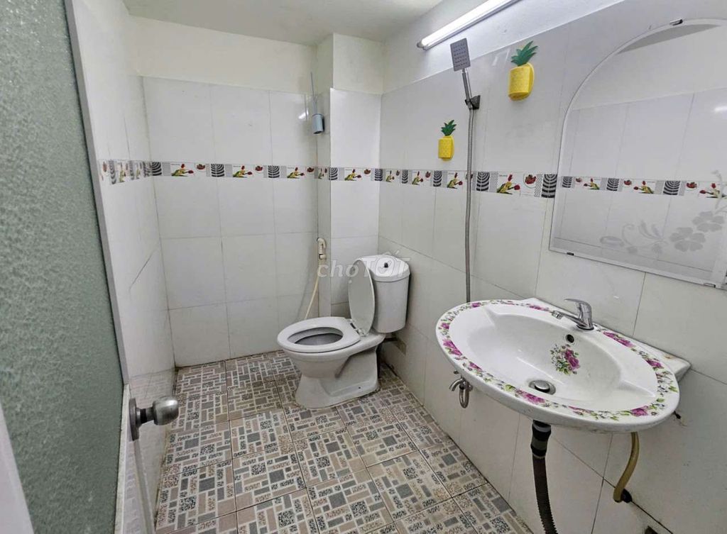 Room 2 Lê Văn Quới