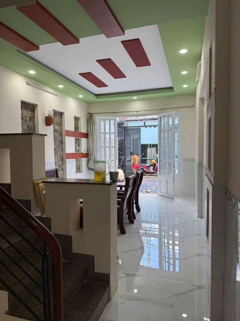 Home near the market lead source area: 4 x 18 meters-11 floors, 3 bedrooms, 2 toilets