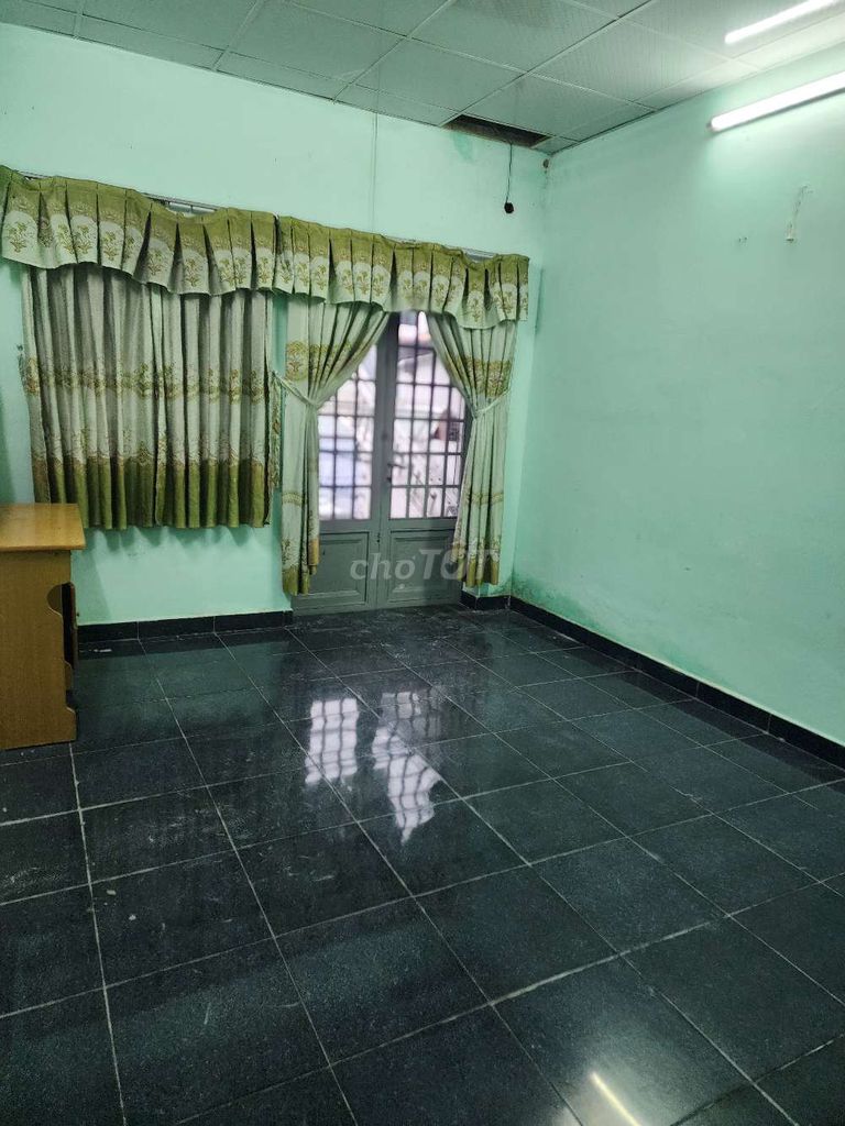 Rent Lê Đức Thọ three bedrooms. Two toilets cost nine million a month.