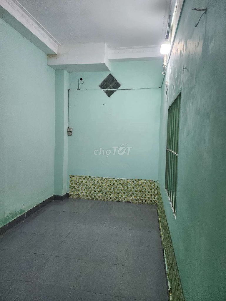 Rent Lê Đức Thọ three bedrooms. Two toilets cost nine million a month.