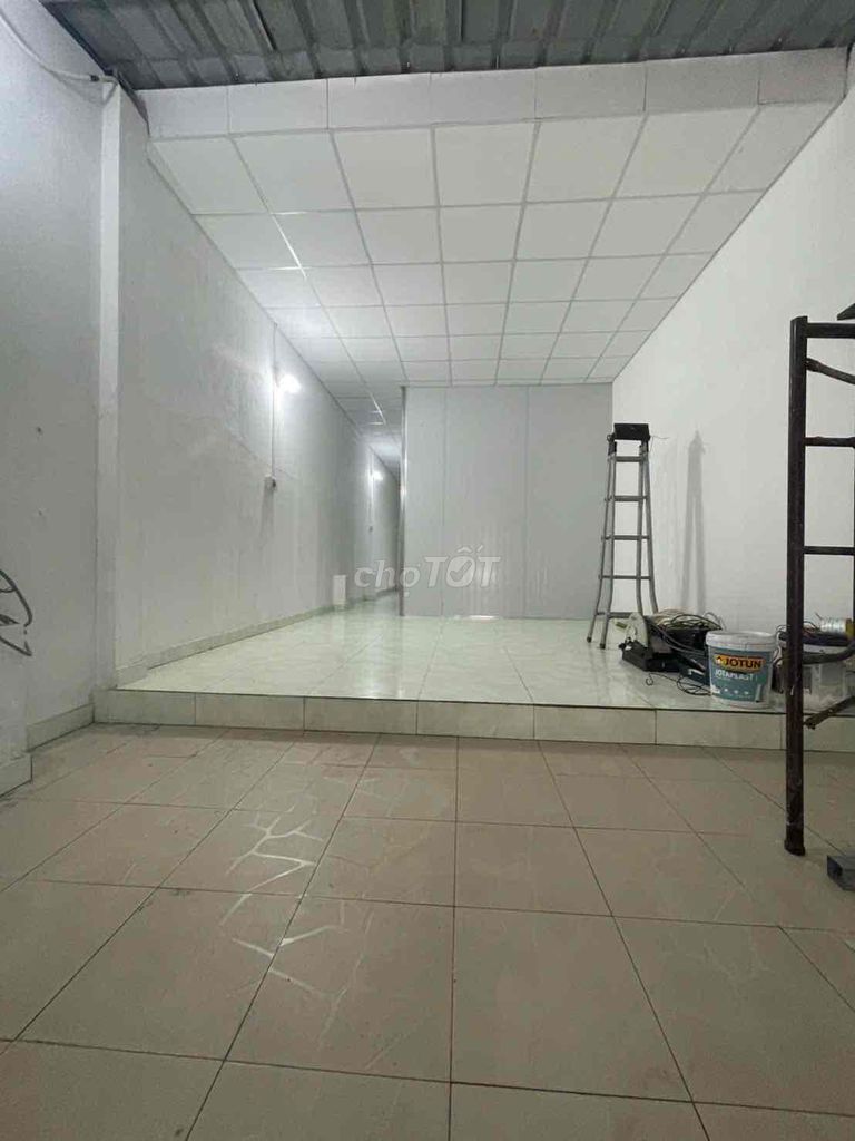 Rent the original house near the Nguyễn Oanh Alpha Bridge.